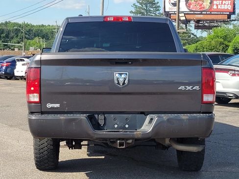 Used 2017 RAM 1500 Express AWD/4WD image 19