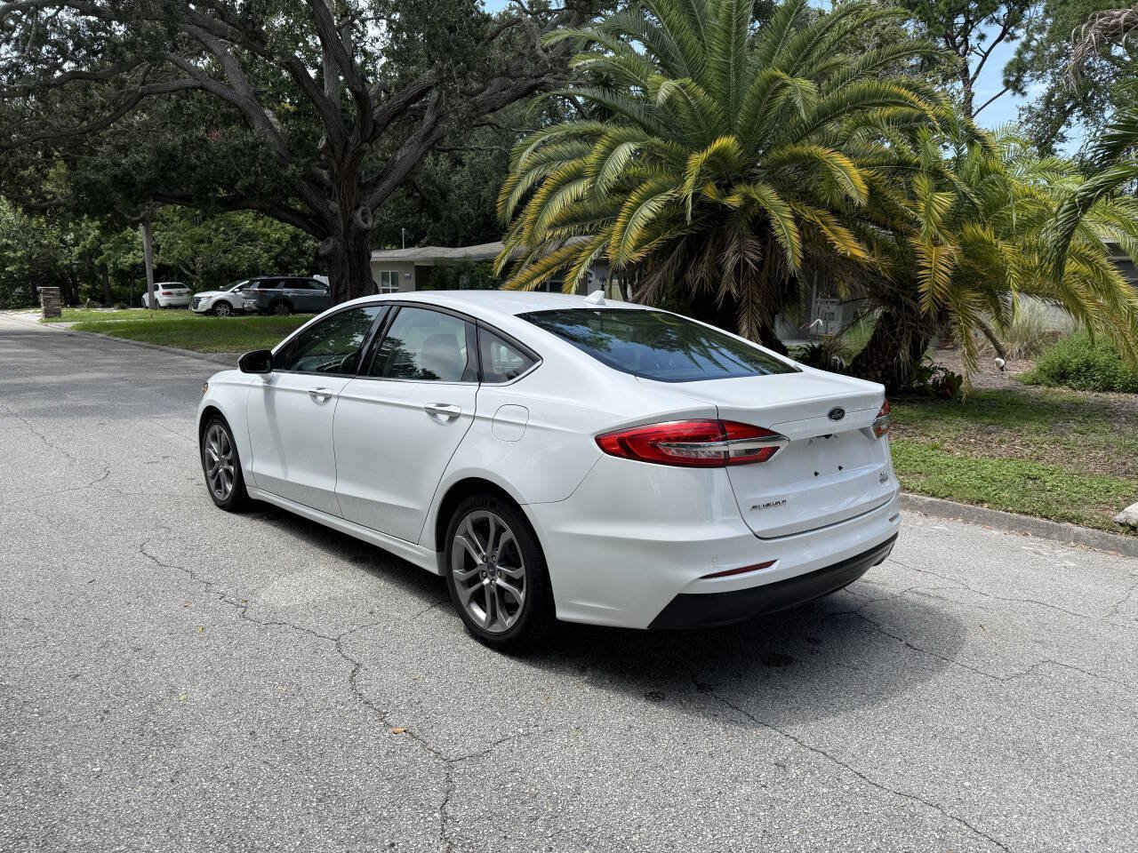 Used 2020 Ford Fusion SEL FWD image 6
