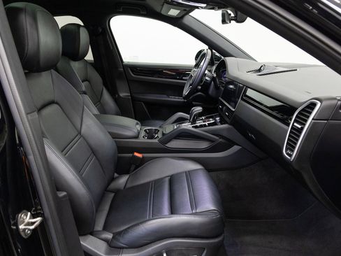 Used 2021 Porsche Cayenne Coupe AWD/4WD image 14