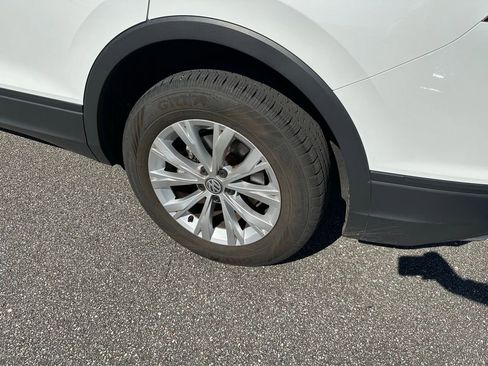 Used 2020 Volkswagen Tiguan S image 8