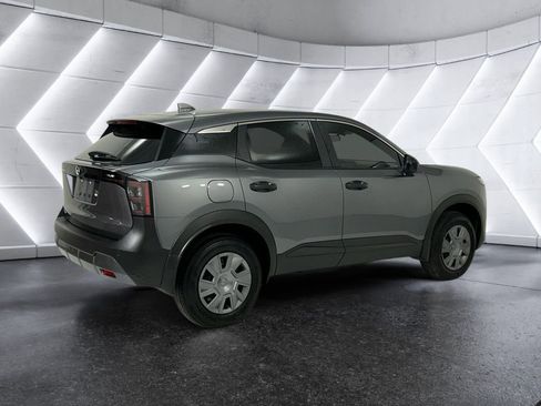 Used 2025 Nissan Kicks S image 4