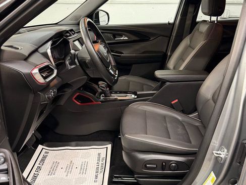 Used 2023 Chevrolet TrailBlazer RS FWD image 16