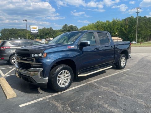 Used 2020 Chevrolet Silverado 1500 LT w/ All-Star Edition AWD/4WD image 3