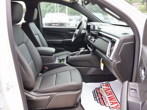 New 2025 GMC Canyon Elevation w/ Convenience Package image 30