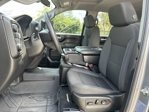 Certified 2025 Chevrolet Silverado 2500 Custom w/ Custom Value Package AWD/4WD image 15