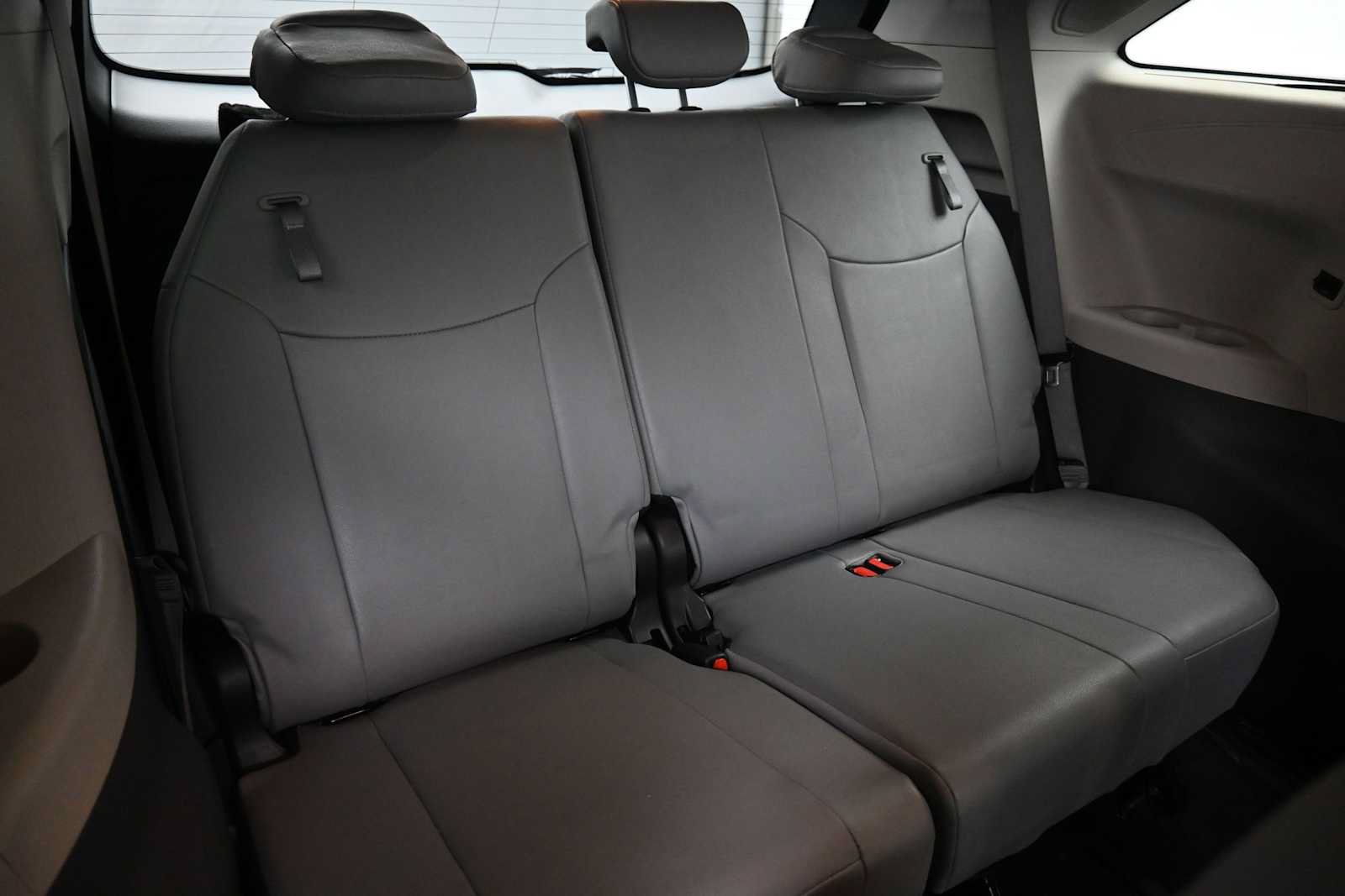 Used 2024 Toyota Sienna Limited AWD/4WD image 25
