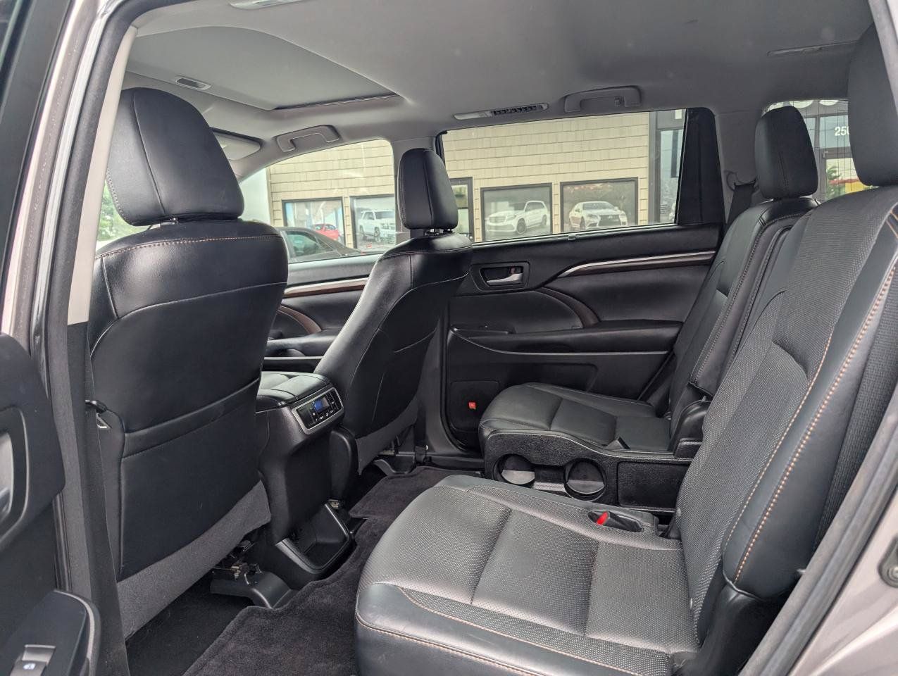 Used 2016 Toyota Highlander Limited FWD image 22