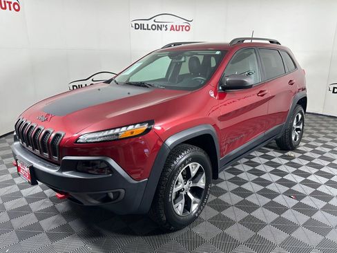Used 2016 Jeep Cherokee Trailhawk w/ Leather Interior Group AWD/4WD image 2