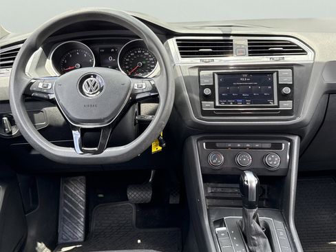 Used 2021 Volkswagen Tiguan S FWD image 9