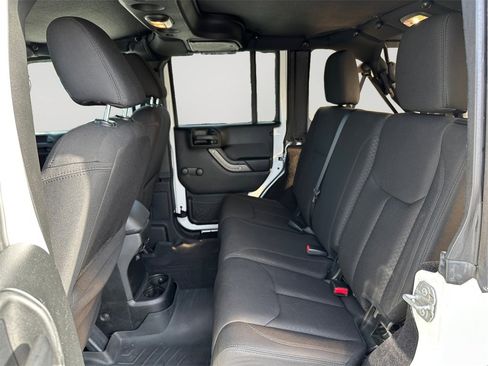 Used 2016 Jeep Wrangler Unlimited Sport image 15