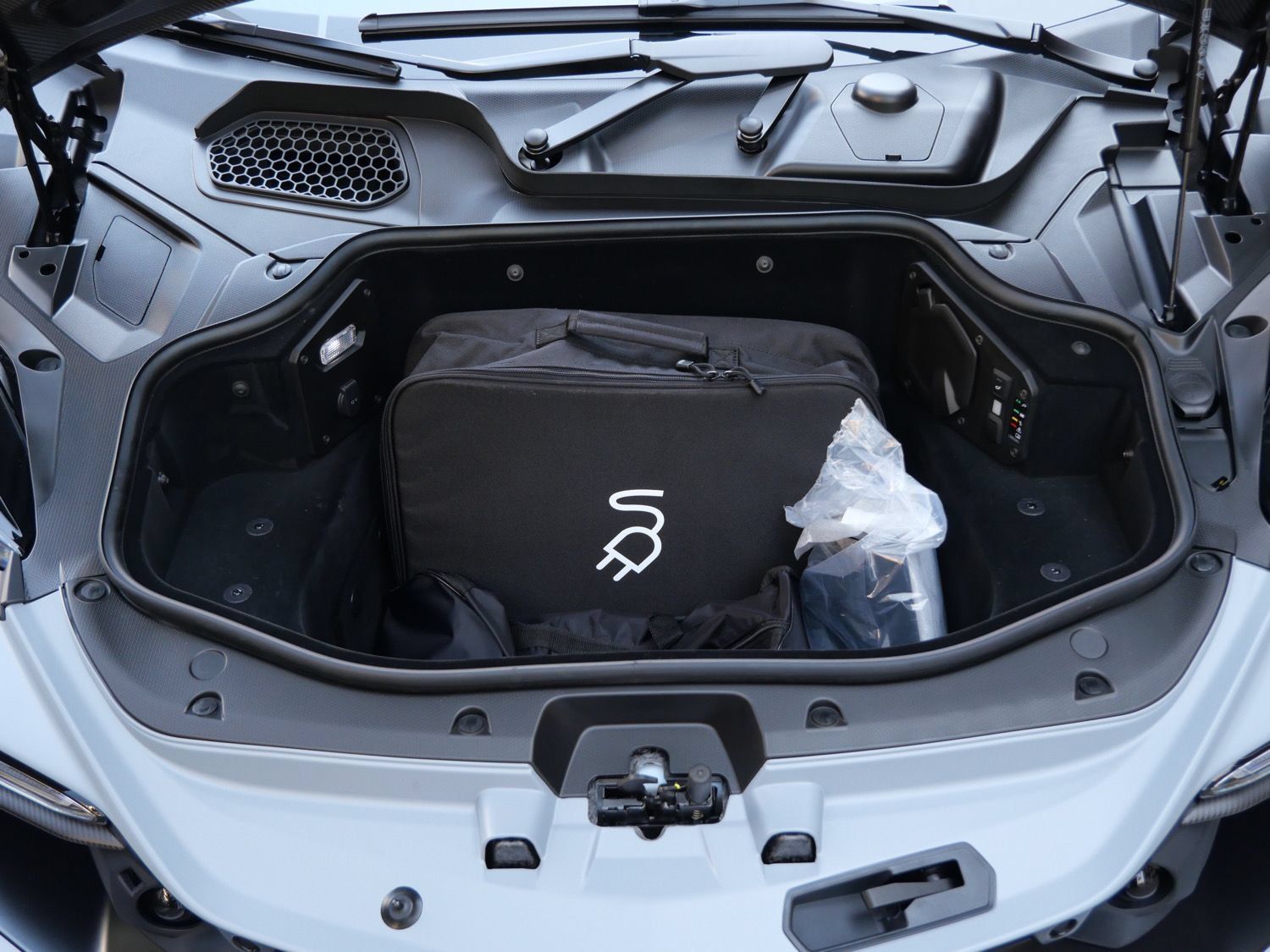 Used 2024 Lamborghini Revuelto AWD/4WD image 33