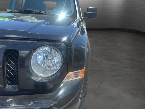 Used 2017 Jeep Patriot Latitude AWD/4WD image 34