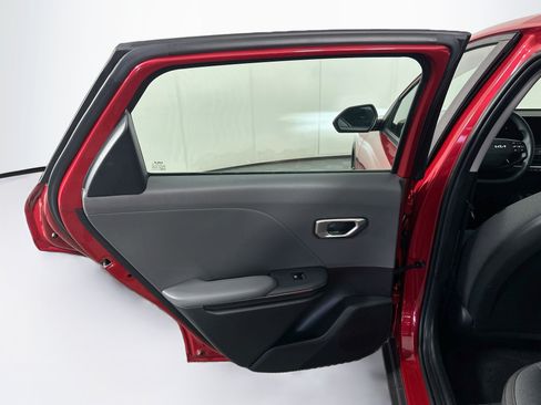 Used 2025 Kia K4 FWD image 25