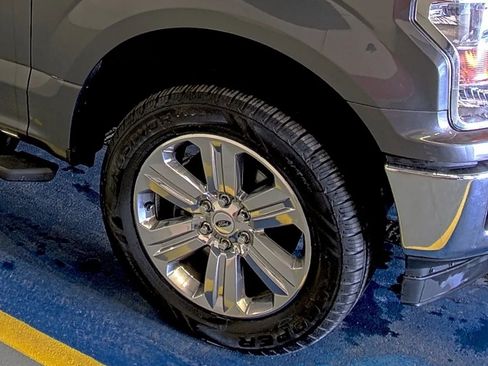 Used 2018 Ford F150 XLT w/ Equipment Group 302A Luxury image 12