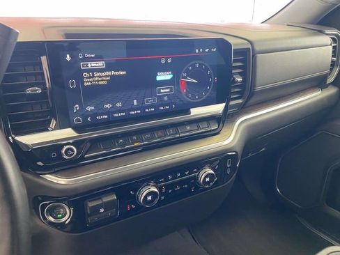 Used 2025 GMC Sierra 1500 SLT image 23