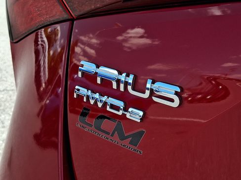 Used 2019 Toyota Prius XLE AWD/4WD image 30