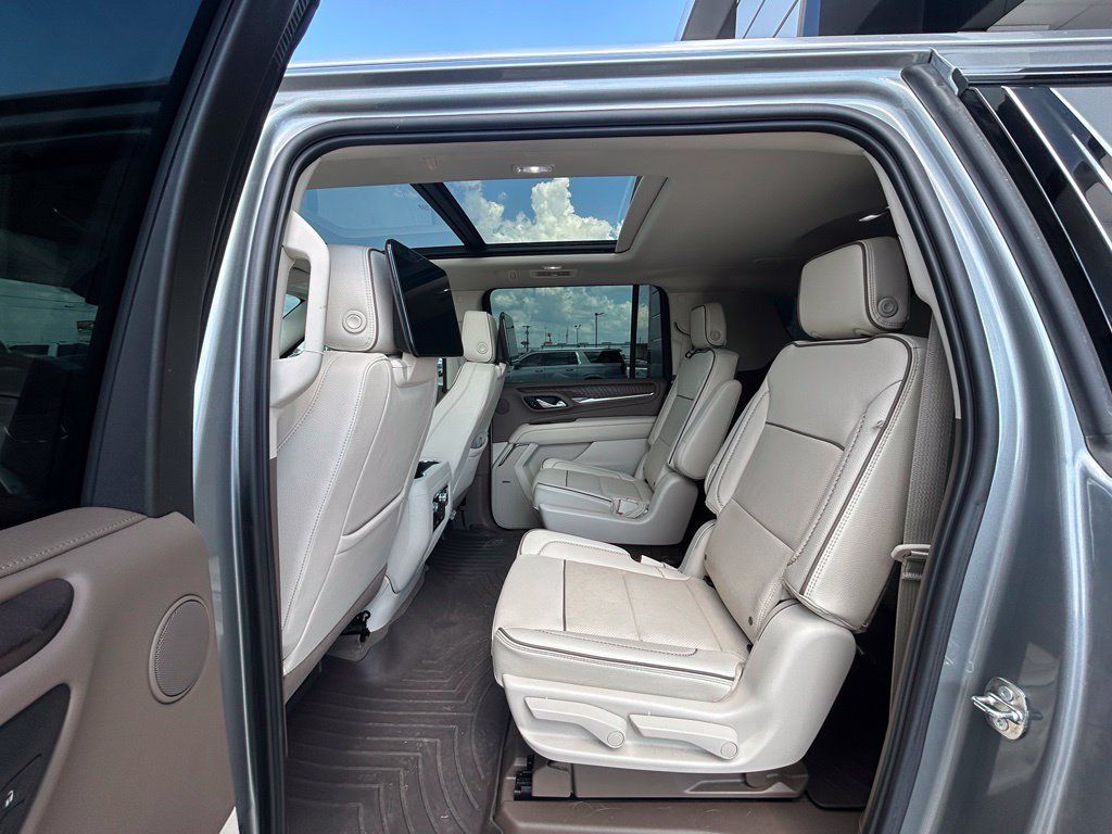 Used 2023 GMC Yukon XL Denali w/ Max Trailering Package AWD/4WD image 8