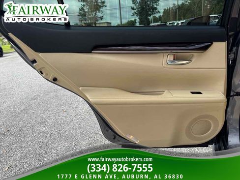 Used 2014 Lexus ES 350 w/ Luxury Package FWD image 29