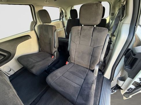 Used 2012 Dodge Grand Caravan SE FWD image 45