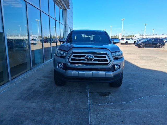 Used 2021 Toyota Tacoma Limited AWD/4WD image 3