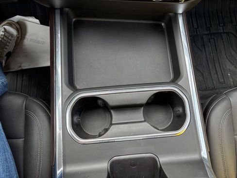 Used 2025 GMC Sierra 2500 SLT w/ SLT Premium Package image 37