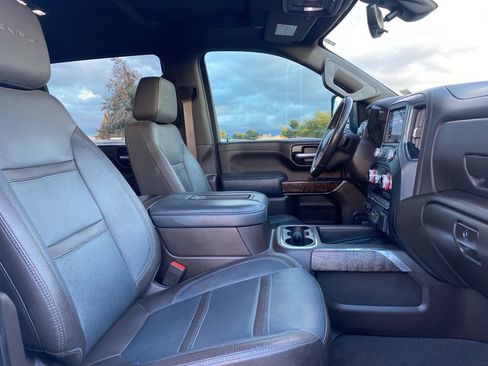 Used 2020 GMC Sierra 2500 Denali w/ Denali Ultimate Package image 8