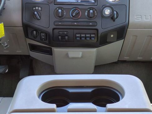 Used 2010 Ford F250 XLT image 17