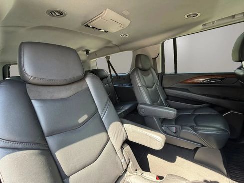 Used 2020 Cadillac Escalade ESV Luxury AWD/4WD image 35