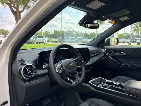 Used 2026 Chevrolet Equinox LT w/ Convenience Package II FWD image 25