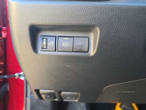 Used 2019 Toyota RAV4 XLE FWD image 27