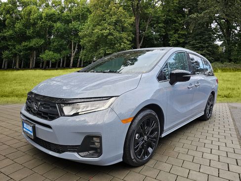 Used 2026 Honda Odyssey Sport-L image 3