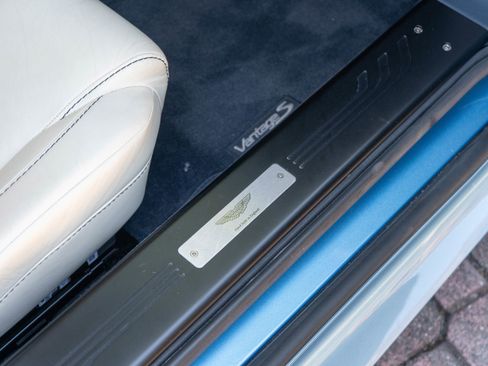 Used 2012 Aston Martin V8 Vantage S RWD image 24