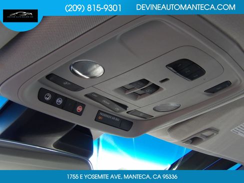 Used 2014 Cadillac XTS Premium image 25