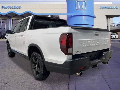 New 2026 Honda Ridgeline Black Edition image 3