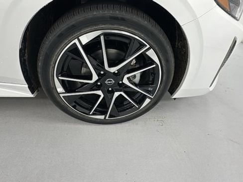 New 2025 Nissan Sentra SR w/ SR Premium Package image 9