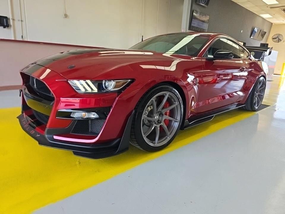 Used 2020 Ford Mustang Shelby GT500 w/ Carbon Fiber Track Pack RWD image 3