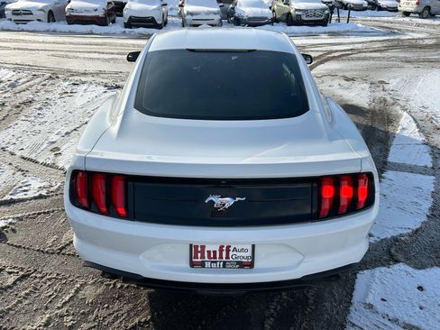 Used 2018 Ford Mustang EcoBoost image 8