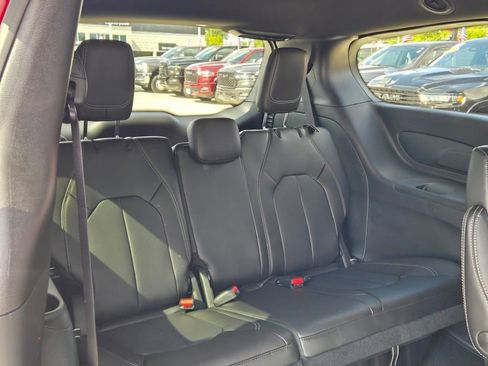 New 2026 Chrysler Pacifica Select w/ S Appearance Package image 8