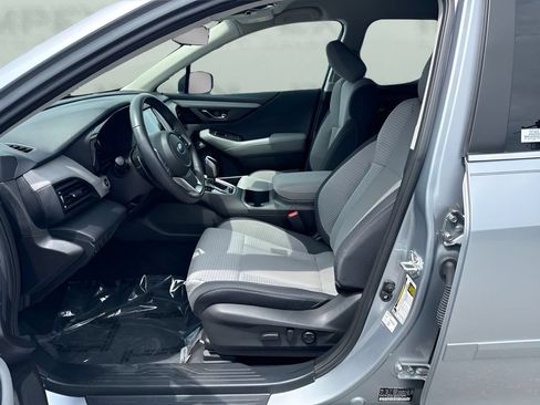 Used 2025 Subaru Outback Premium w/ Popular Package #1 AWD/4WD image 5