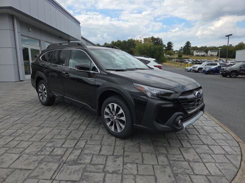 New 2025 Subaru Outback Limited image 12