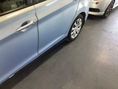 Used 2012 Hyundai Elantra GLS FWD image 26