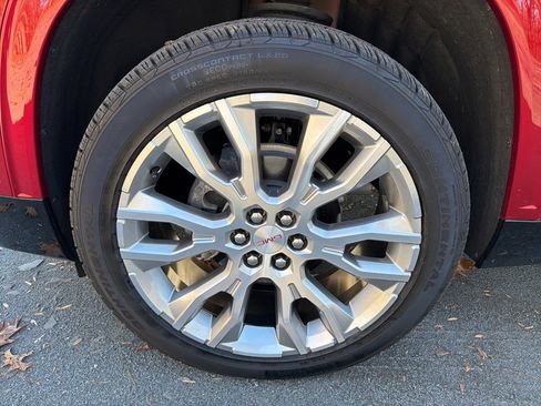 Used 2024 GMC Acadia Denali w/ Super Cruise Package image 5