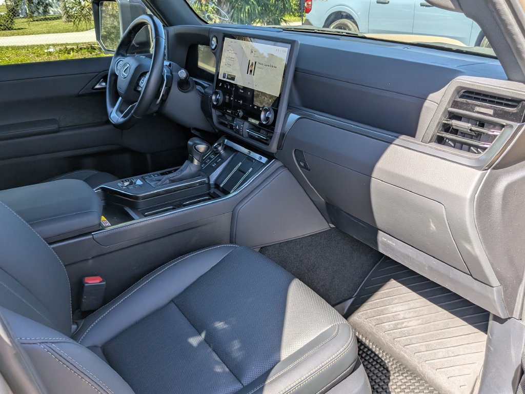 Used 2026 Lexus GX 550 AWD/4WD image 13