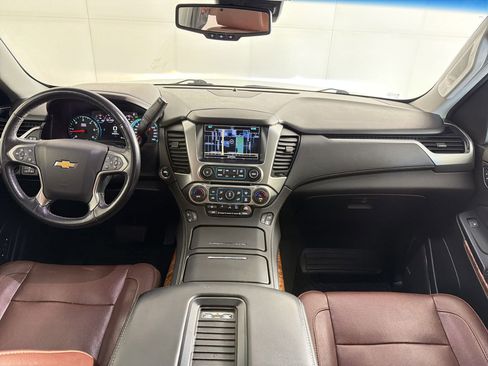 Used 2019 Chevrolet Suburban Premier w/ Premier Plus Edition AWD/4WD image 16