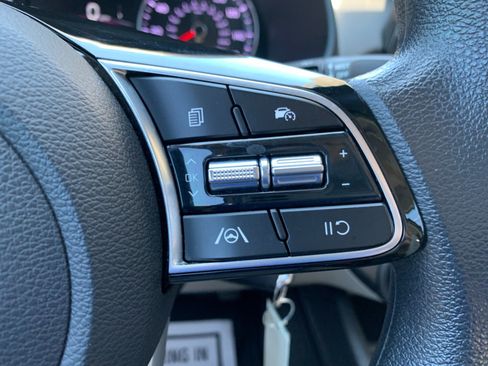 Used 2022 Kia Forte LXS FWD image 15