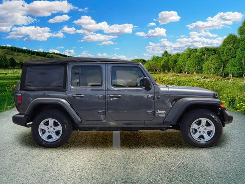 Used 2018 Jeep Wrangler Unlimited Sport S AWD/4WD image 7