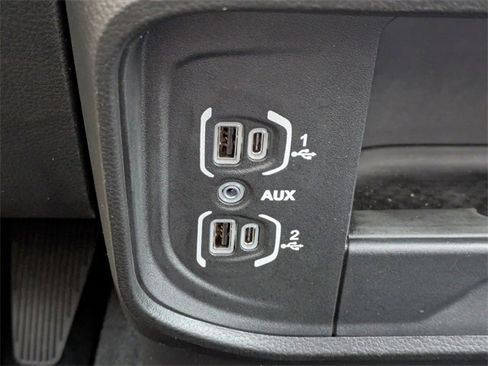 Used 2024 RAM 2500 Tradesman w/ Chrome Appearance Group image 24