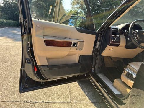 Used 2010 Land Rover Range Rover HSE AWD/4WD image 23