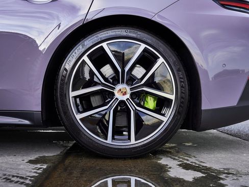 Used 2025 Porsche Panamera 4 w/ Premium Package image 24