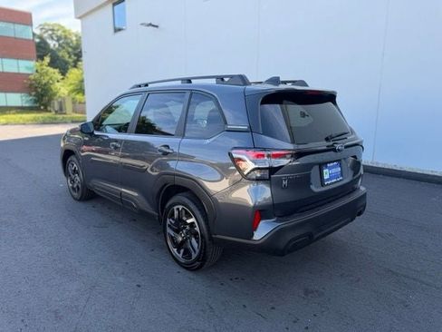 Used 2025 Subaru Forester Premium AWD/4WD image 9
